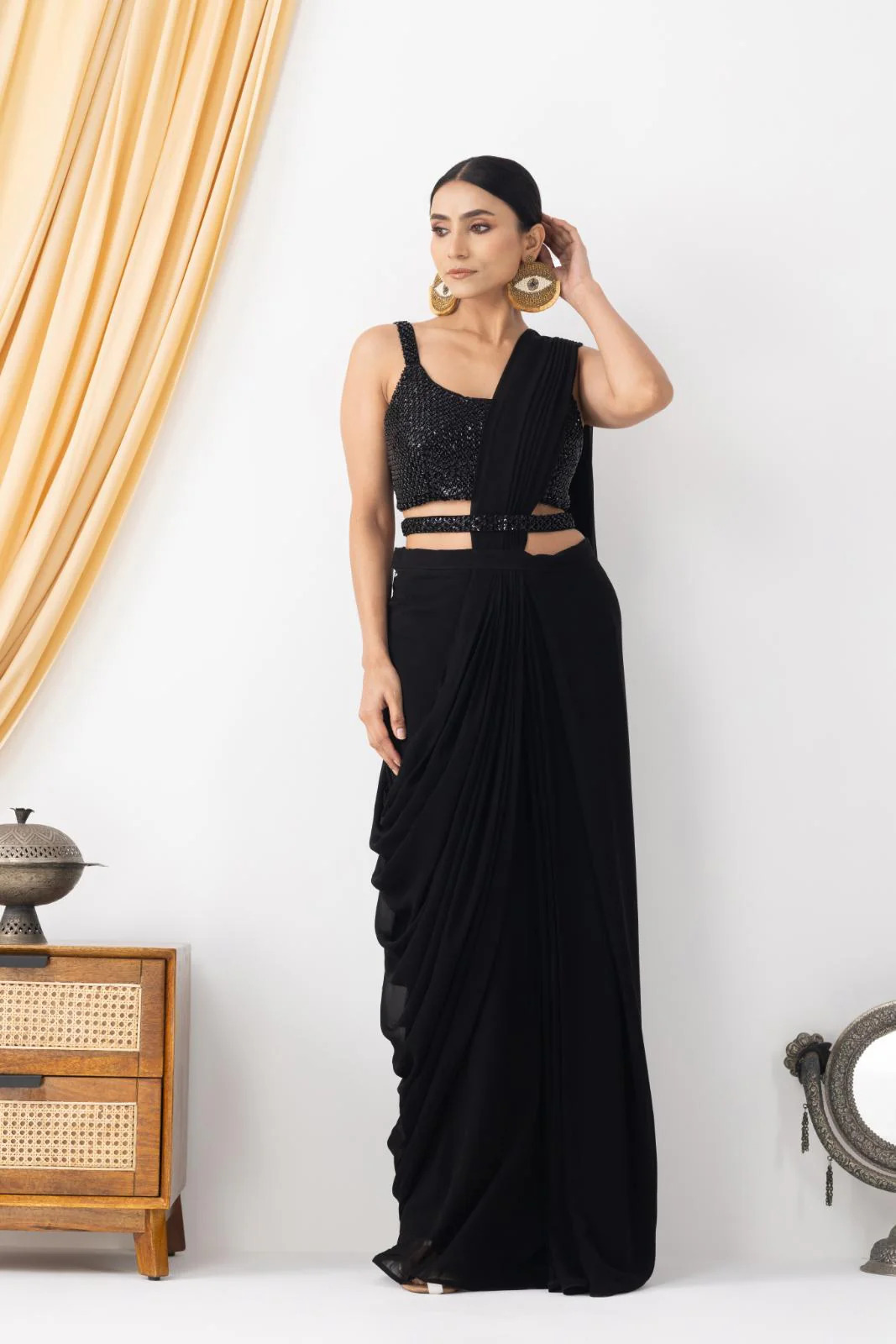 /storage/photos/1/Products/Indo Western Pre Drape Saree/indo western black (2).jpeg
